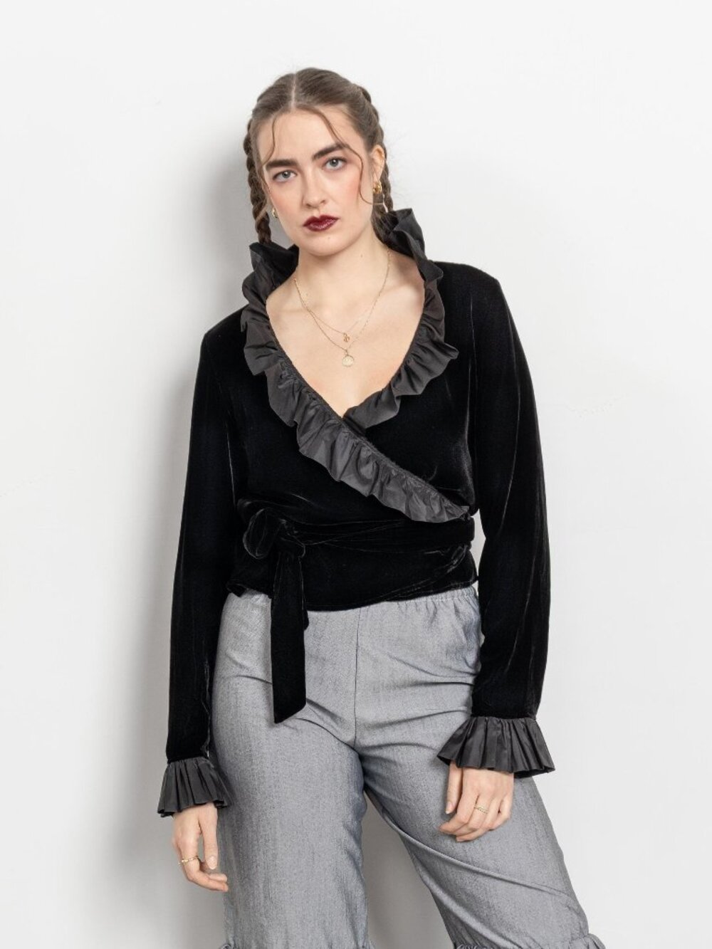 BLACK VELVET WRAP Top Vintage Tie Up Low Cut Ruffled Silk / Medium